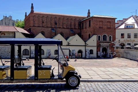 https://media-cdn.tripadvisor.com/media/attractions-splice-spp-720x480/0a/7b/77/9b.jpg