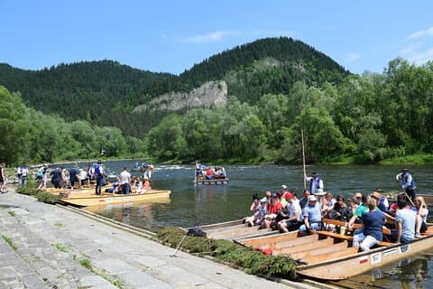 Private Full-Day Dunajec Rafting and Thermal Baths Tour from Krakow