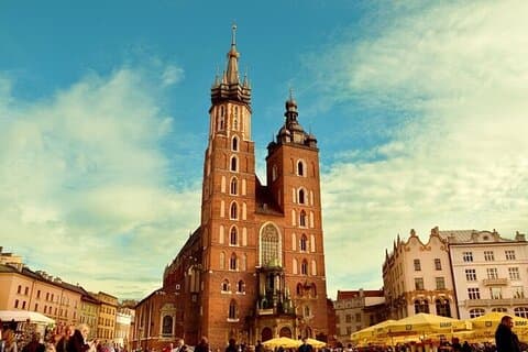 Krakow Must-See Attractions Walking Tour With A Guide