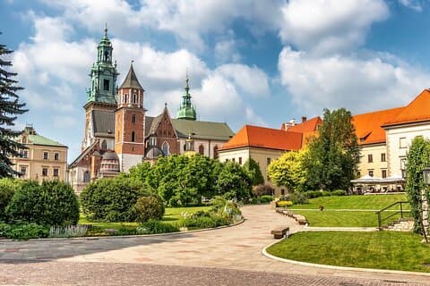 Wawel Castle Treasury & Armoury Skip the Line Private Tour