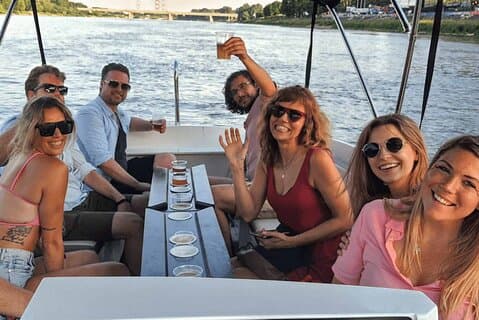 Private 2 Hour Motorboat Tour on Vistula in Warsaw for 9