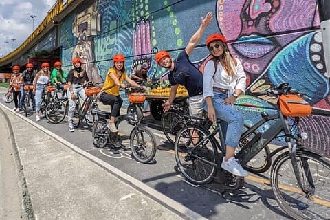 Warsaw Bike Tour: Old Town & City Centre Guided (1.5h or 3h)