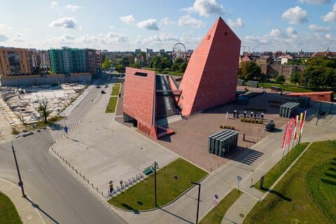 Skip-the-line Museum of World War II Gdansk Private Tour