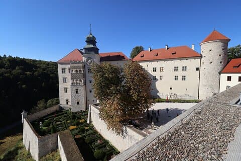 Pieskowa Skala Castle
