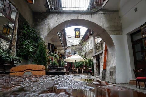 Private Jewish Quarter Kazimierz & Schindlers Factory Guided Tour