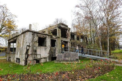 Gdansk WWII Private Tour with Westerplatte and Shipyard