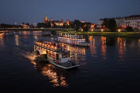 Krakow Panorama Evening Cruise with Wawel Views and Audio Guide