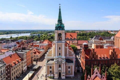 Hello Toruń: Private 2-Hour Intro City Walk with Local Guide