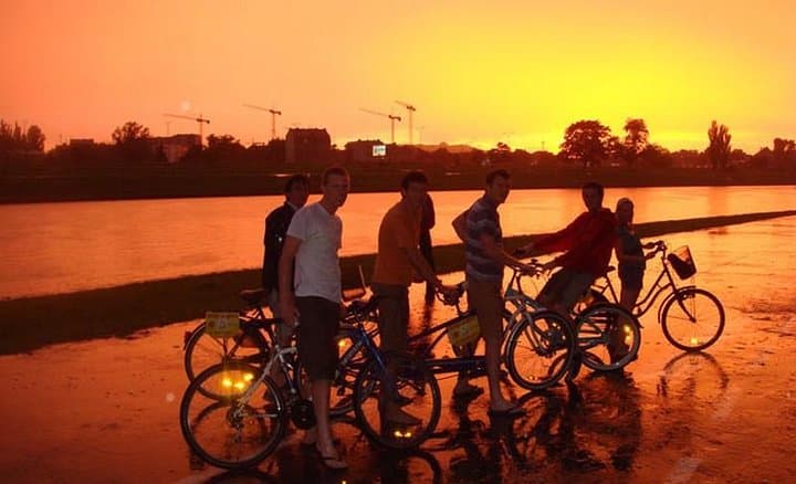 Evening 2h orientation Bike Tour of the Old Town and Wawel castle panorama