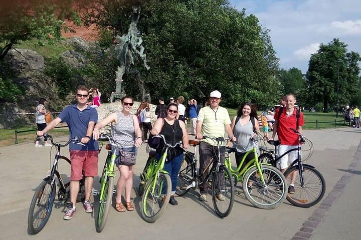 Evening 2h orientation Bike Tour of the Old Town and Wawel castle panorama