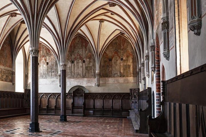 One day, private city tour to Gdansk and Malbork from Warsaw by express train