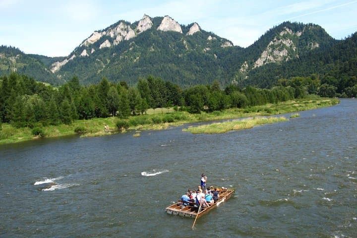 Hiking in the Pieniny Mountains & Dunajec River rafting from Krakow, private