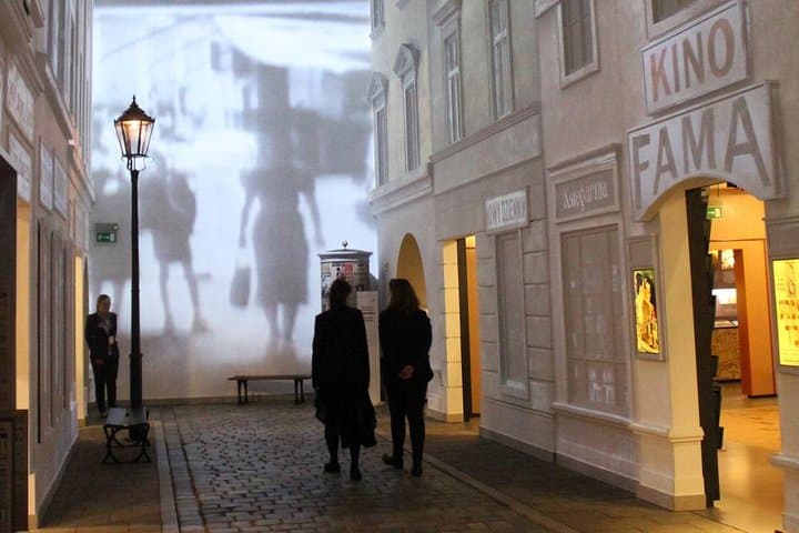 POLIN Museum of the History of Polish Jews : PRIVATE TOUR /inc. Pick-up/