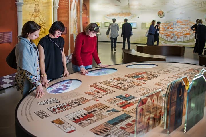 POLIN Museum of the History of Polish Jews : PRIVATE TOUR /inc. Pick-up/