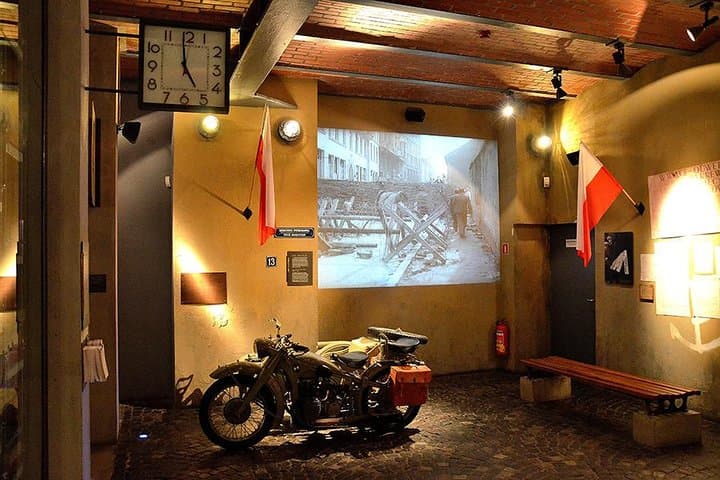 Warsaw Uprising Museum (1944) + POLIN Museum: PRIVATE TOUR /inc. Pick-up/