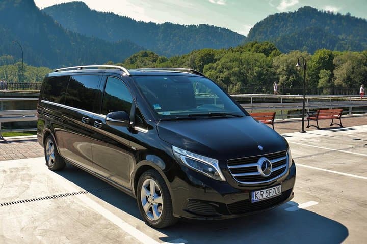 Private transfer: Krakow Airport - Krakow City
