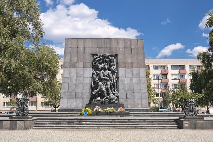 Private Jewish Warsaw Tour with social-distance bus