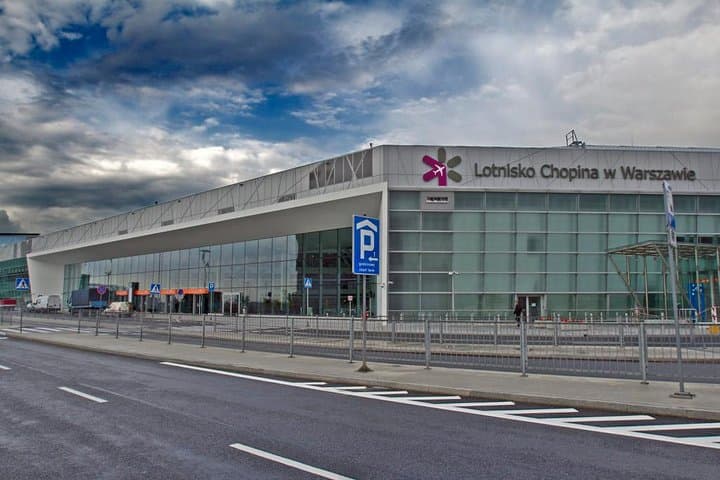 Private transfer with pick-up from Chopin Airport WAW to Warsaw city center