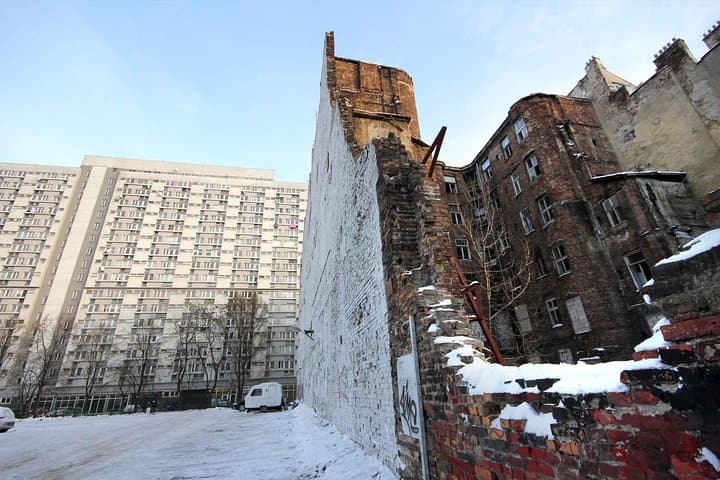 Warsaw Jewish Ghetto: private tour by retro car with hotel pickup