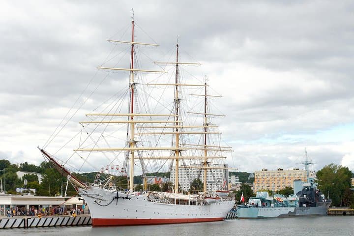 Private, unique city tour to Gdansk from Warsaw by express train with pick up