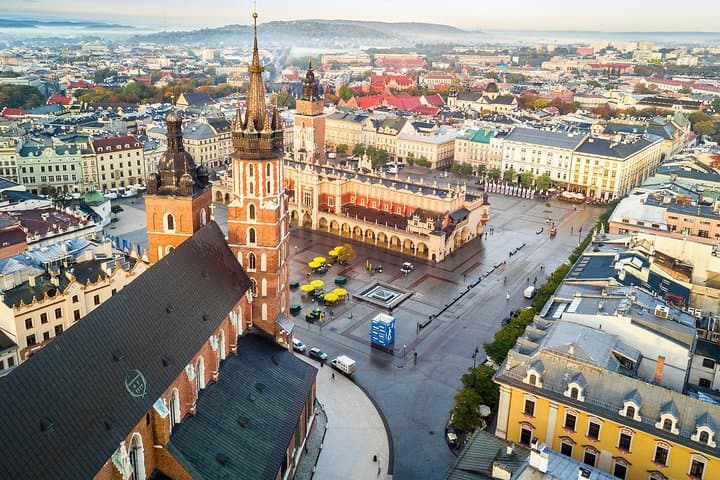 One day Cracow and Wieliczka Salt Mine private tour from Warsaw