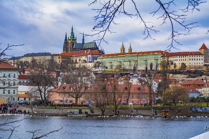 Private Door-to-door Transfer from Krakow to Prague with 2 hours for sightseeing