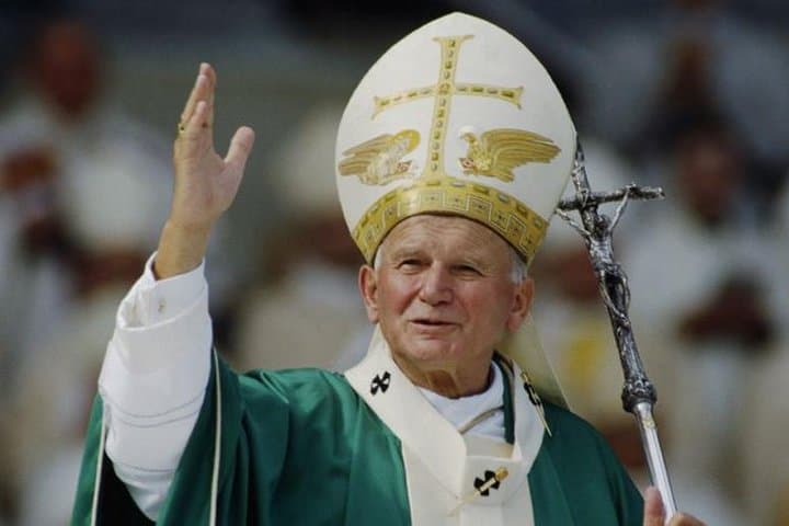 Krakow: Pope John Paul II History: Guided Tour - Home & Sanctuary