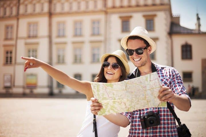 Private Transfer from Warsaw to Vienna with 2h of Sightseeing