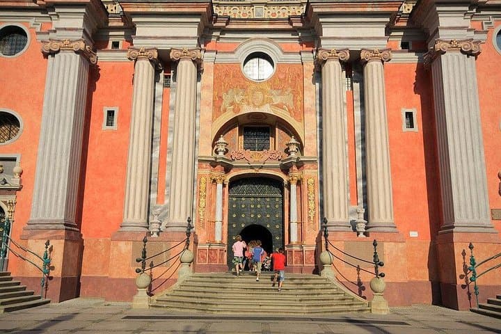 Wolfs Lair and Swieta Lipka Small Group Tour from Warsaw with Lunch