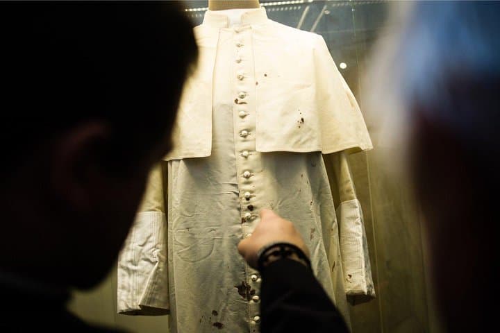 Krakow: Pope John Paul II History: Guided Tour - Home & Sanctuary