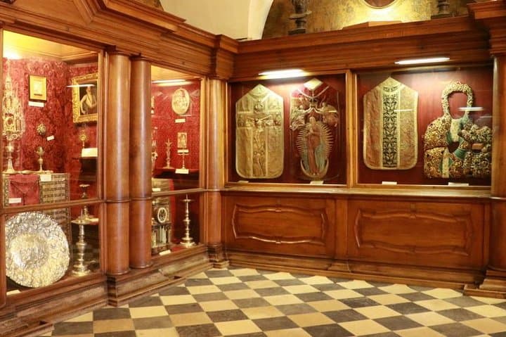 From Krakow: Black Madonna of Czestochowa Sanctuary - Guided Tour