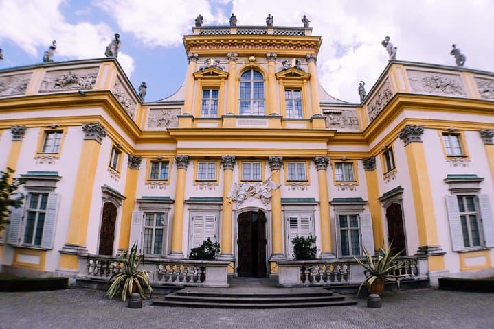 Wilanów Palace Grounds: A Self-Guided Audio Tour