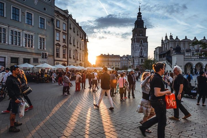 Private transfer from Warsaw to Krakow with 2h of Sightseeing
