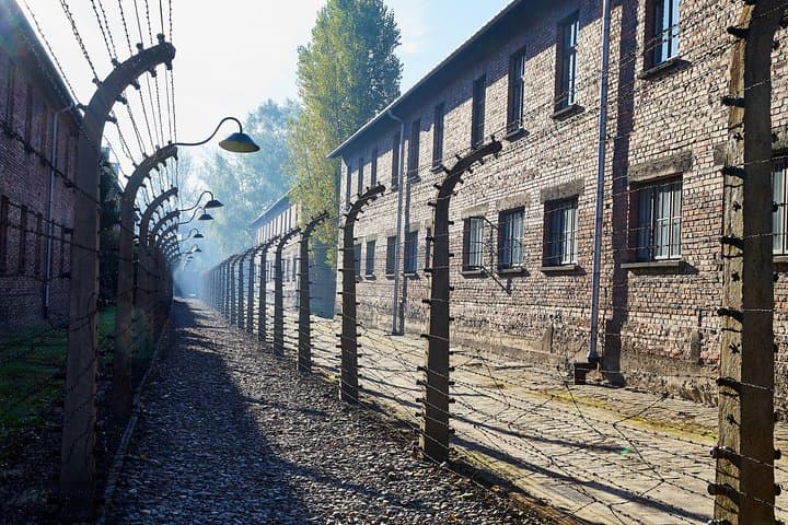 Auschwitz Birkenau Guided Tour with Near or Hotel Pickup