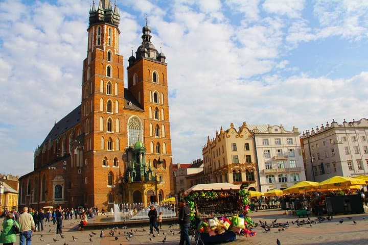 Krakow Highlights of Old & New Town Private Walking Tour