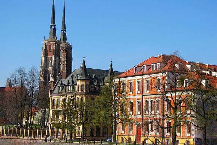 Panorama Raclawicka & Ostrow Tumski Wroclaw Private Tour