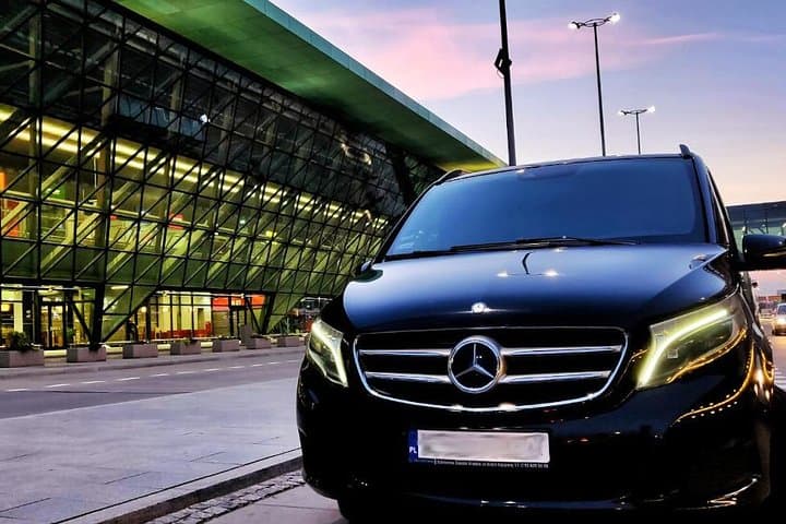 Zakopane: Private Transfer to Krakow