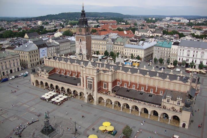 4 days in Krakow: transfers, tours and accommodation