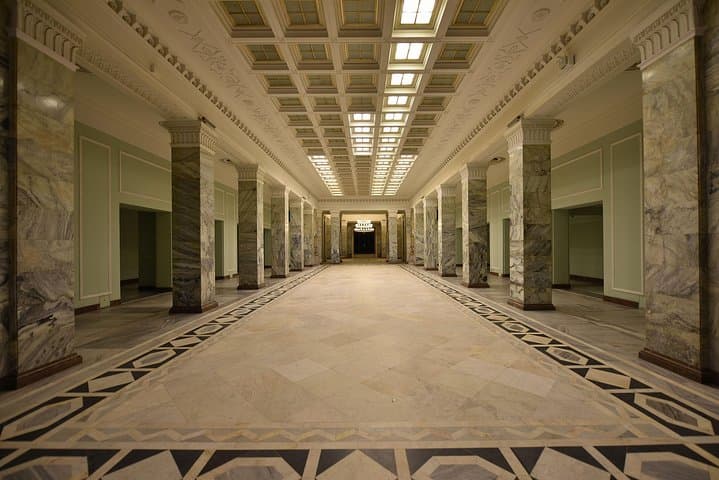 Fast-Track Palace of Culture and Science Warsaw Private Tour