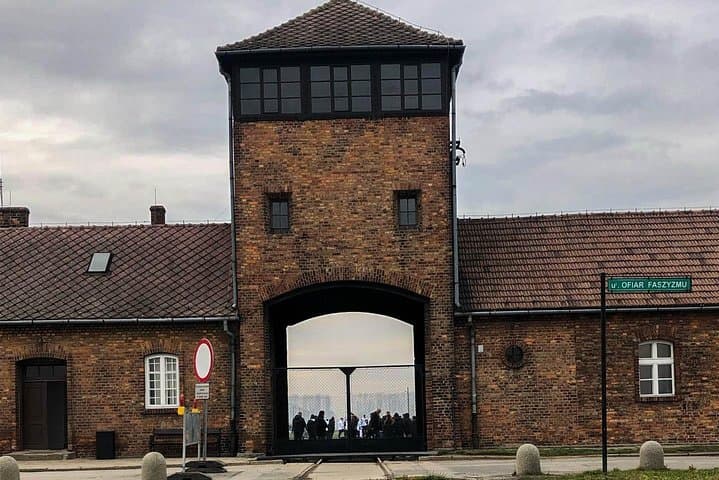 auschwitz birkenau private tour from krakow