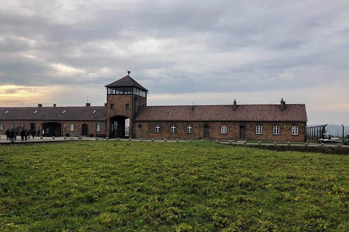auschwitz birkenau private tour from krakow