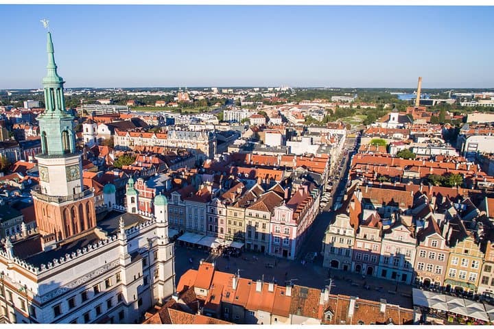 Poznan: Srodka District and Cathedral Island Private Walking Tour