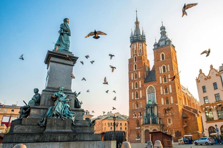 Luxury transport from Warsaw to Cracow by private car