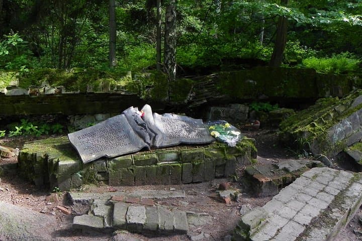 Gdansk Wolf’s Lair, St. Lipka & Mamerki Private Guided Tour