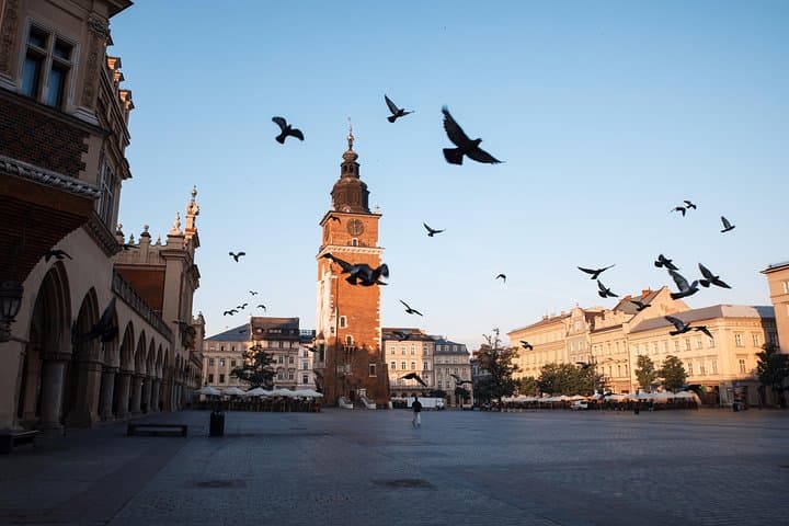 Krakow Highlights Tour by Electric Car
