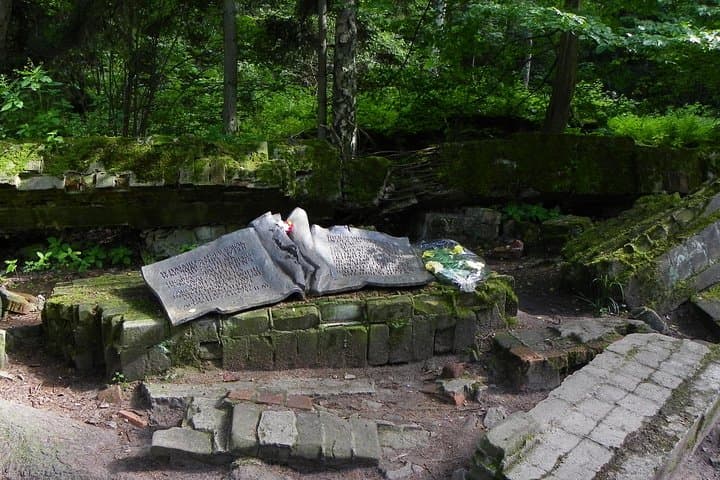 Warsaw Wolf’s Lair, St. Lipka & Mamerki Private Guided Tour