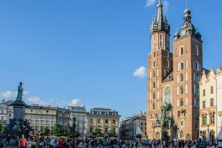 Krakow: Skip the Line Underground Museum & Old Town Private Guided Tour