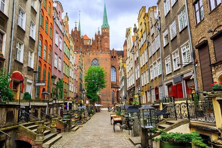Private Shore Excursion: Walking Tour of Gdansk + Amber Museum + Malbork Castle