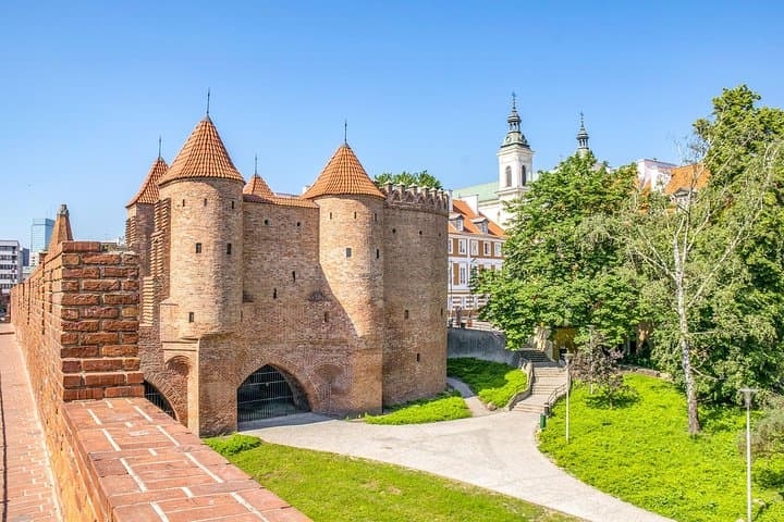 Architectural Warsaw: Private Tour with a Local Expert