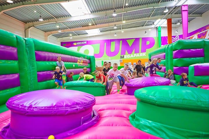 GOjump MEGAPARK Kraków-Sikorki 1h ticket: GOair Inflatable Park